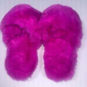 AERIE SLIPPERS, PINK FAUX FUR SLIPPER SLIDES HOT PINK - Size 8 NWT